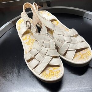 Fly London, women’s sandals, size 39 EU are heels, cream color￼